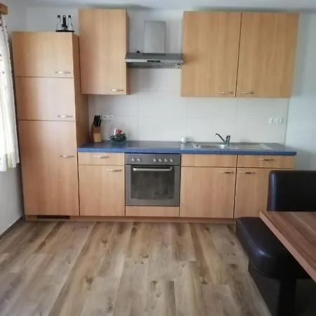 Eisl Apartment *